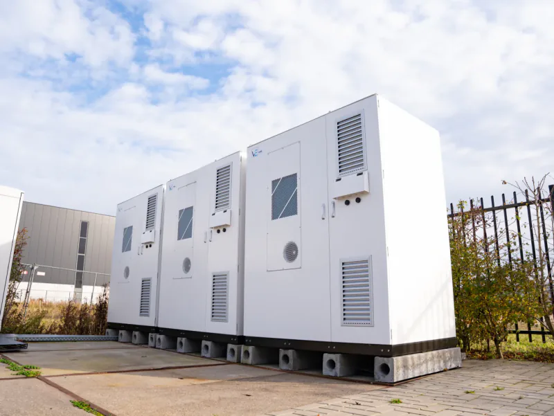Batterijkasten van Vibe Energy op locatie